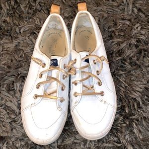 Sperrys tennis shoes
